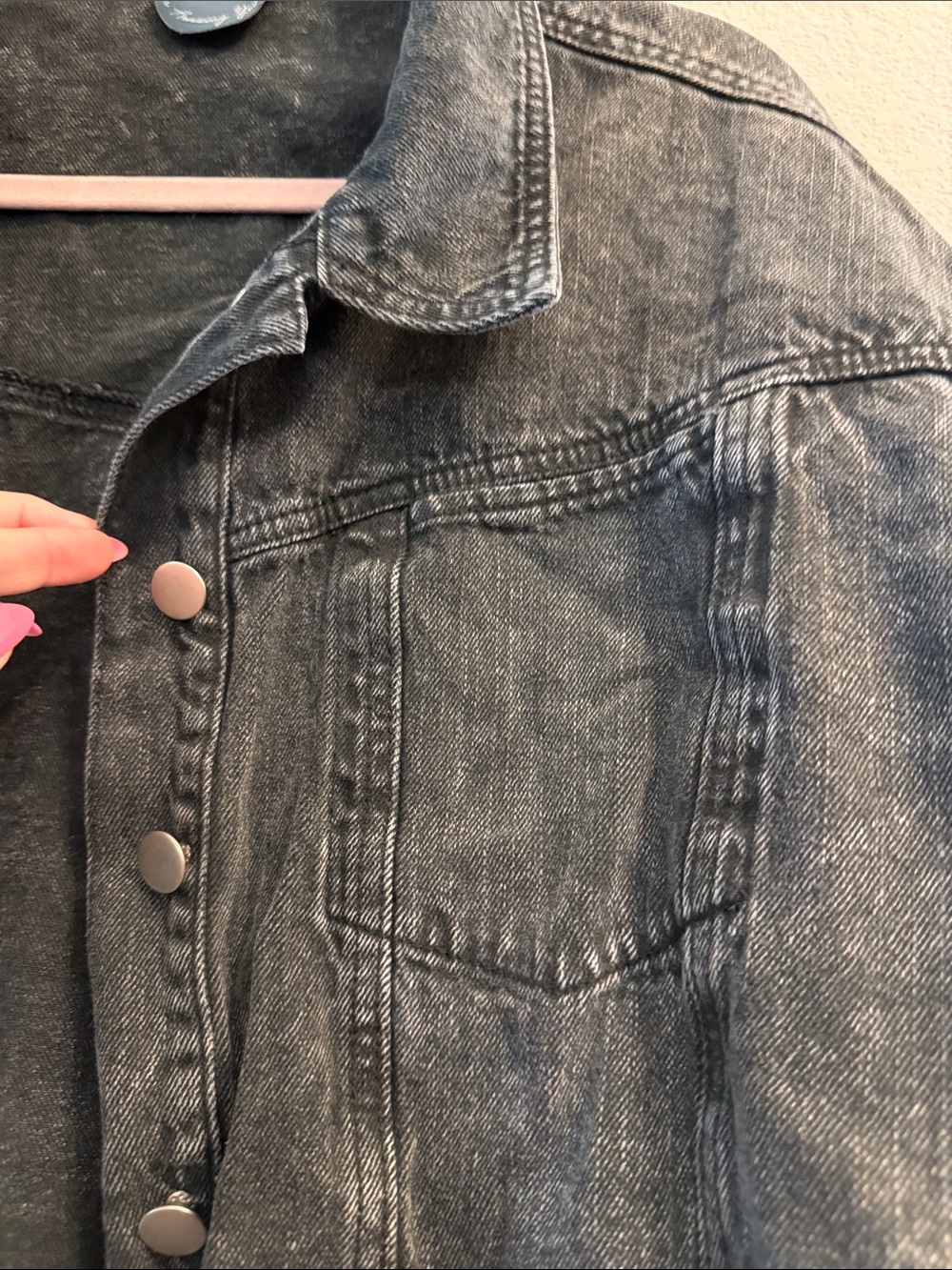 ARULA Black Cropped Jean Jacket with Frayed Hem, Sz A (1x-14-16) - Picture 4 of 5